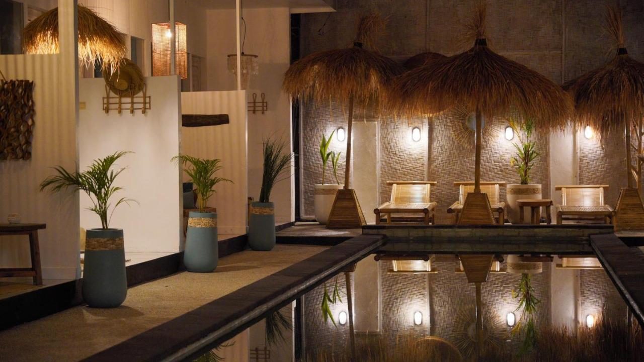 The White Bay Hotel Джили Трауанган Екстериор снимка